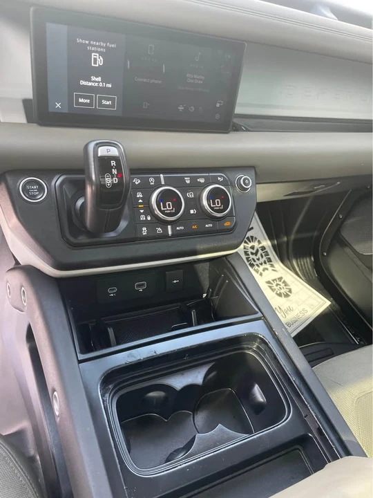 2020 Land Rover Defender L663 - Image 17 of 19