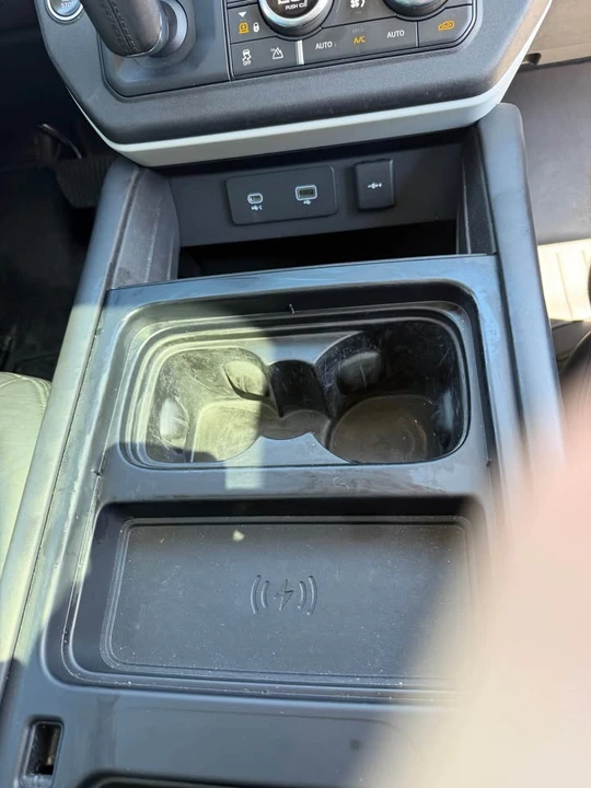 2020 Land Rover Defender L663 - Image 7 of 20