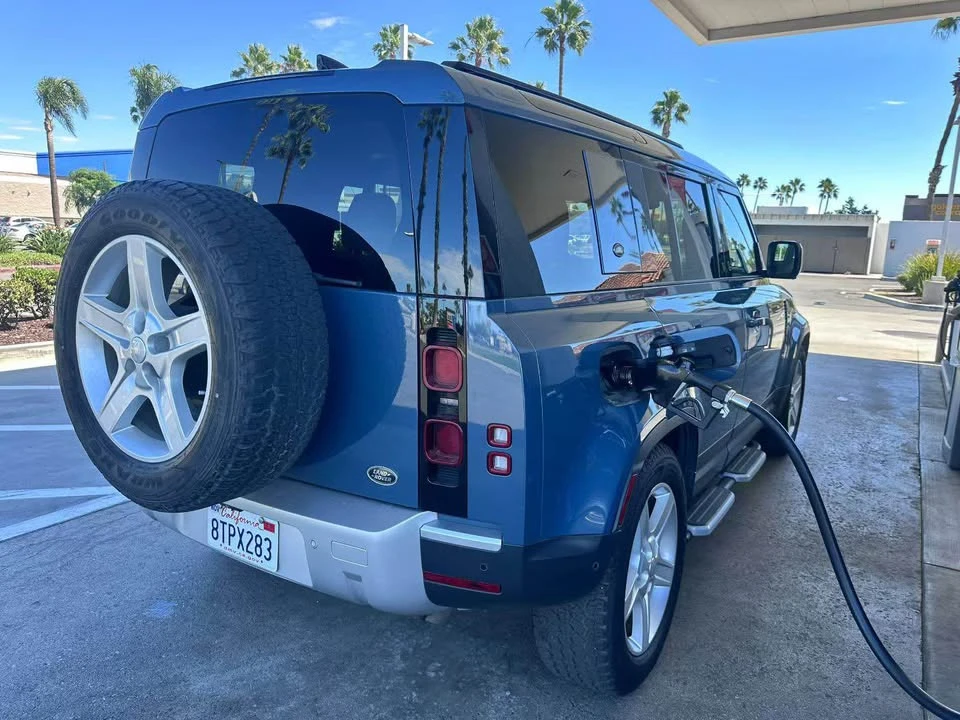 2020 Land Rover Defender L663 - Image 2 of 9