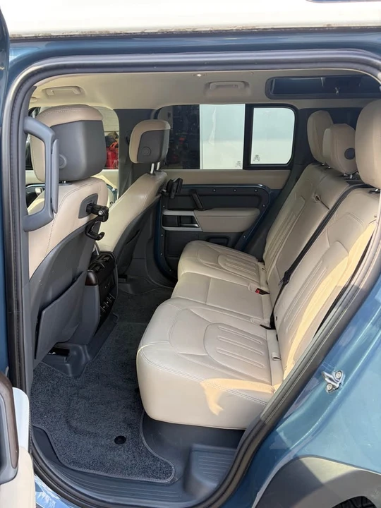 2020 Land Rover Defender L663 - Image 9 of 13