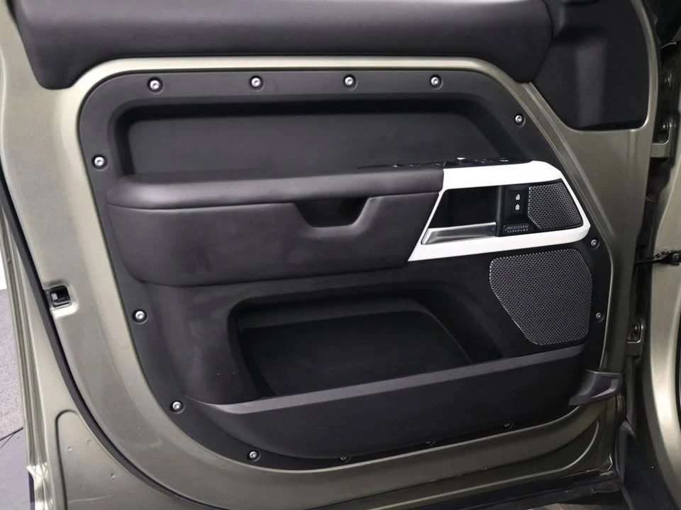 2020 Land Rover Defender L663 - Image 9 of 19