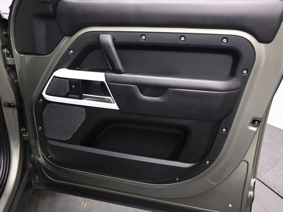 2020 Land Rover Defender L663 - Image 18 of 19