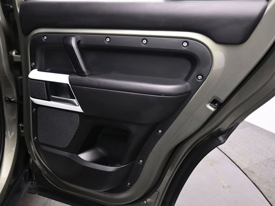 2020 Land Rover Defender L663 - Image 15 of 19