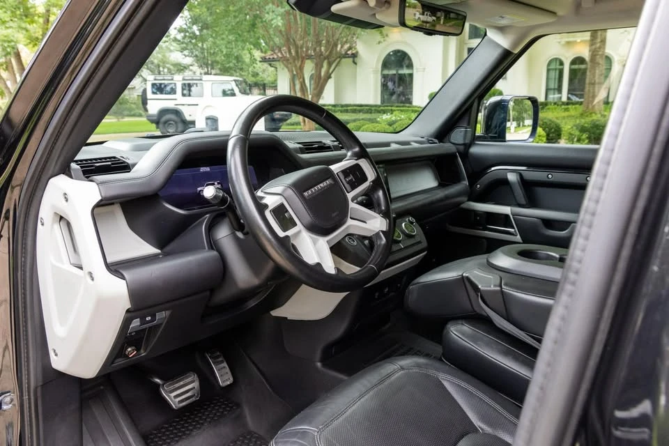 2020 Land Rover Defender L663 - Image 3 of 3