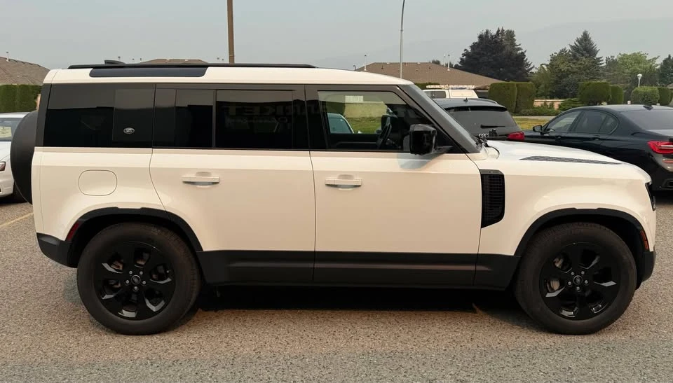 2020 Land Rover Defender L663 - Image 4 of 15