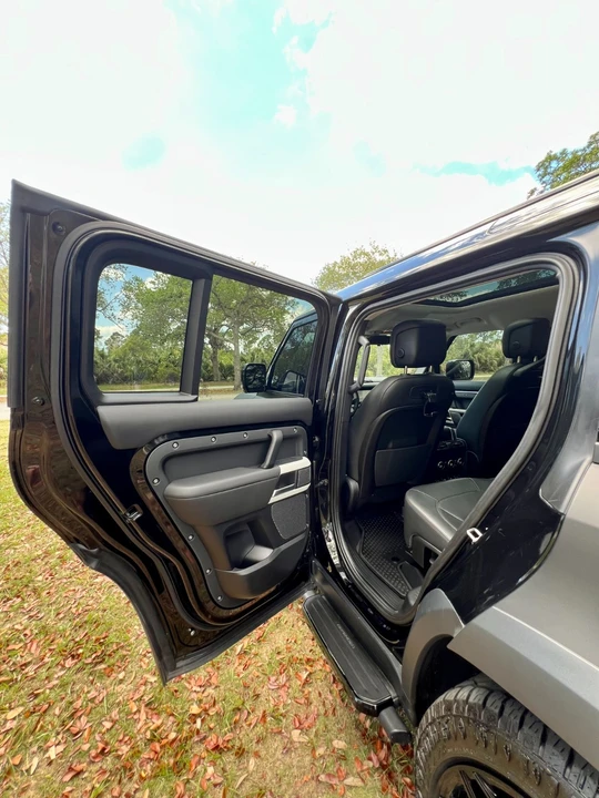 2020 Land Rover Defender 110 - Image 18 of 21