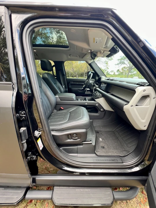 2020 Land Rover Defender 110 - Image 14 of 21