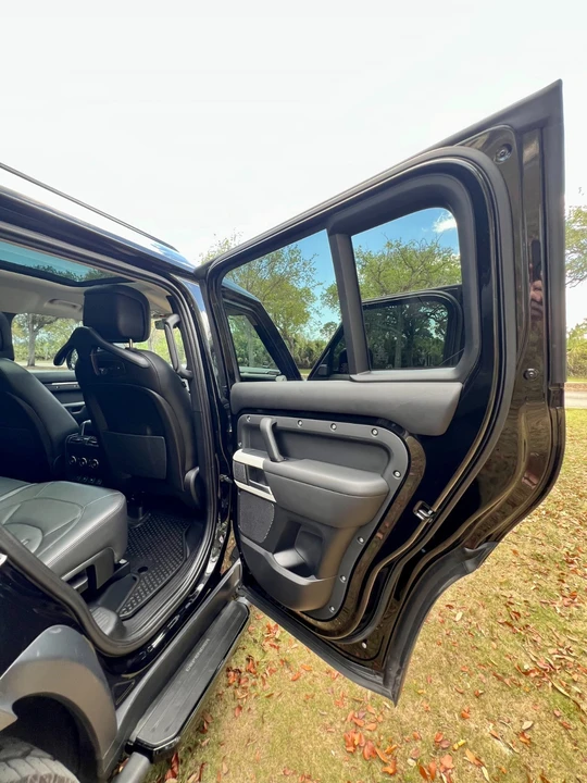 2020 Land Rover Defender 110 - Image 15 of 21