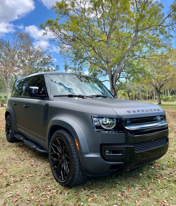 2020 Land Rover Defender 110 - Image 9 of 21