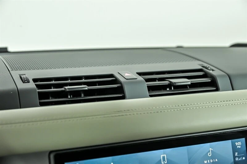 2020 Land Rover Defender L663 - Image 26 of 31