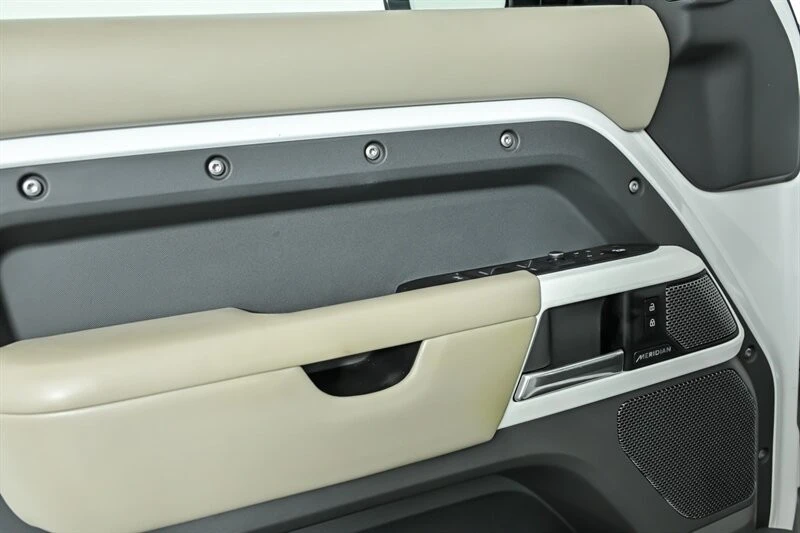 2020 Land Rover Defender L663 - Image 12 of 31