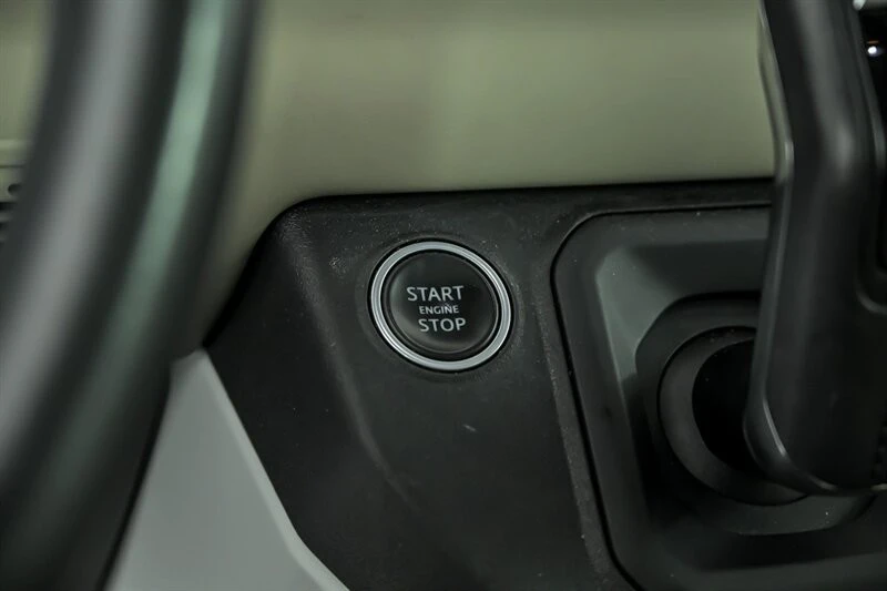 2020 Land Rover Defender L663 - Image 25 of 31