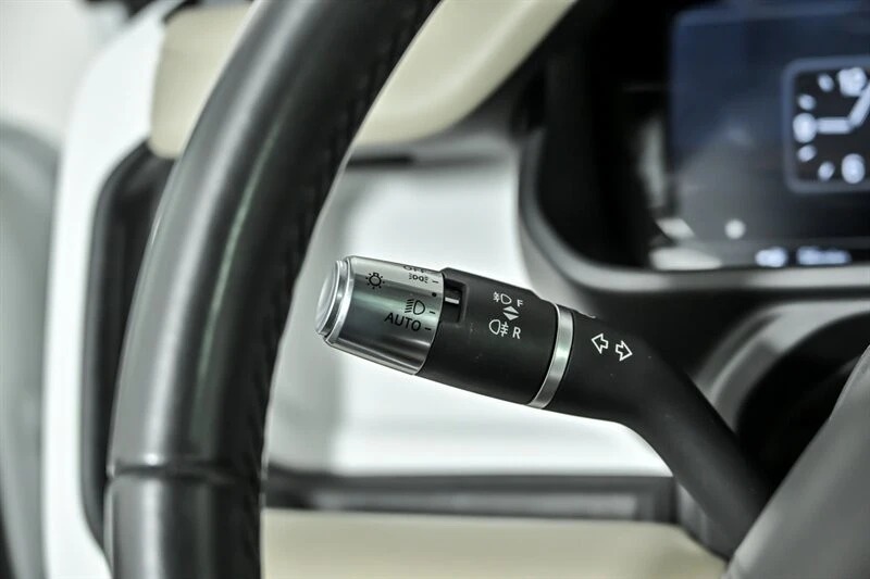 2020 Land Rover Defender L663 - Image 23 of 31