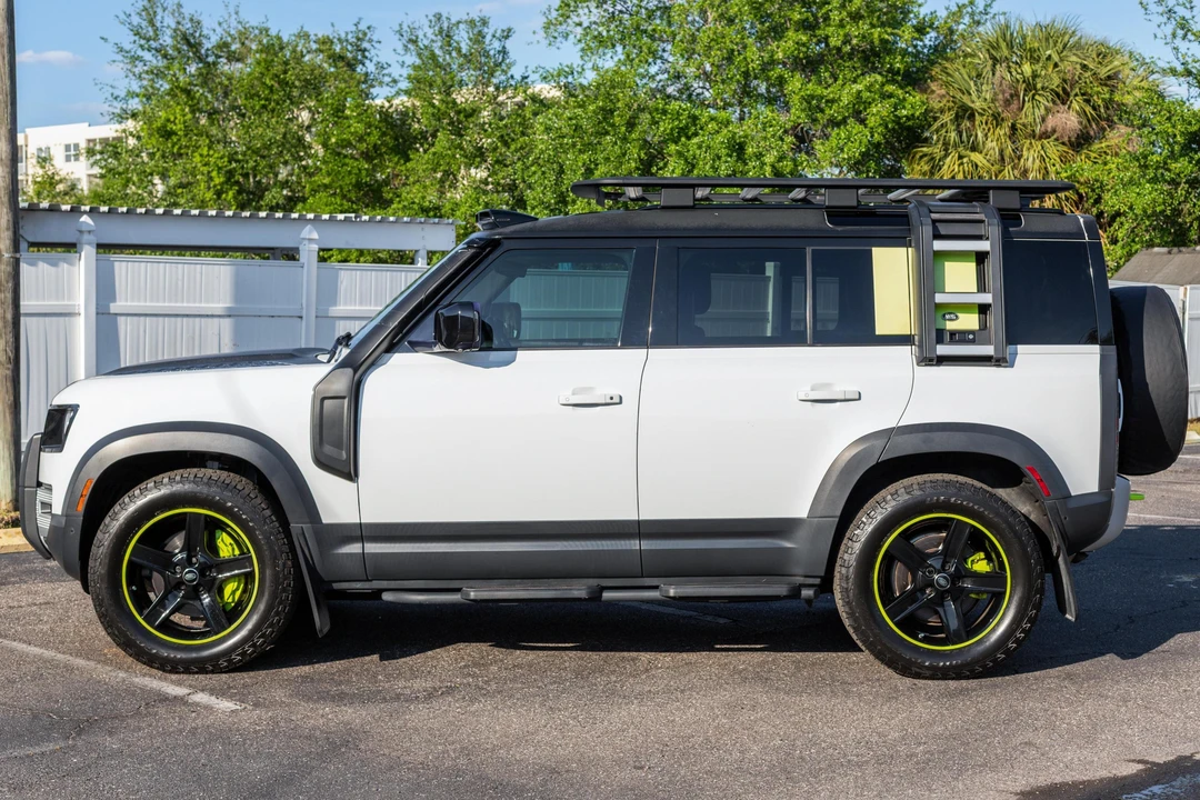 2020 Land Rover Defender L663 - Image 3 of 31