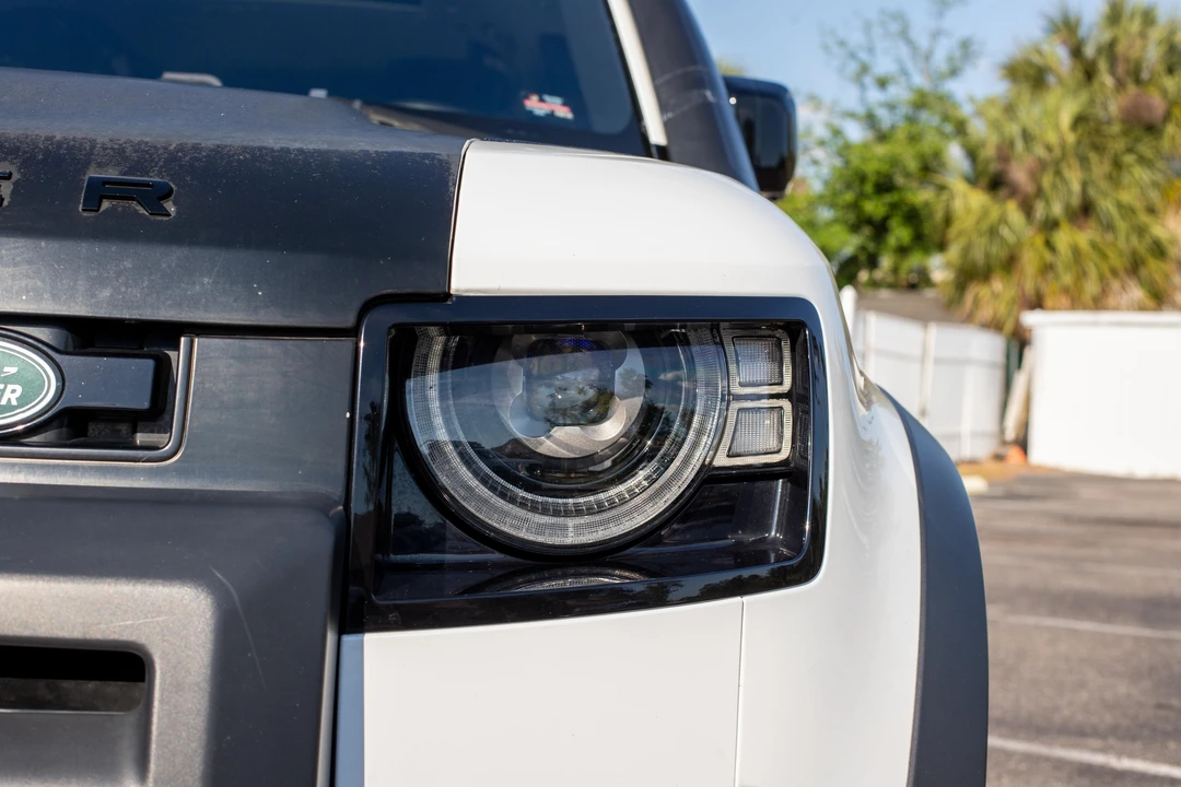 2020 Land Rover Defender L663 - Image 24 of 31