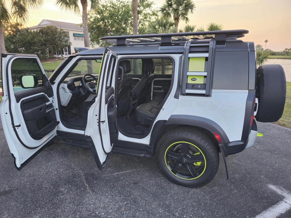2020 Land Rover Defender L663 - Image 13 of 31