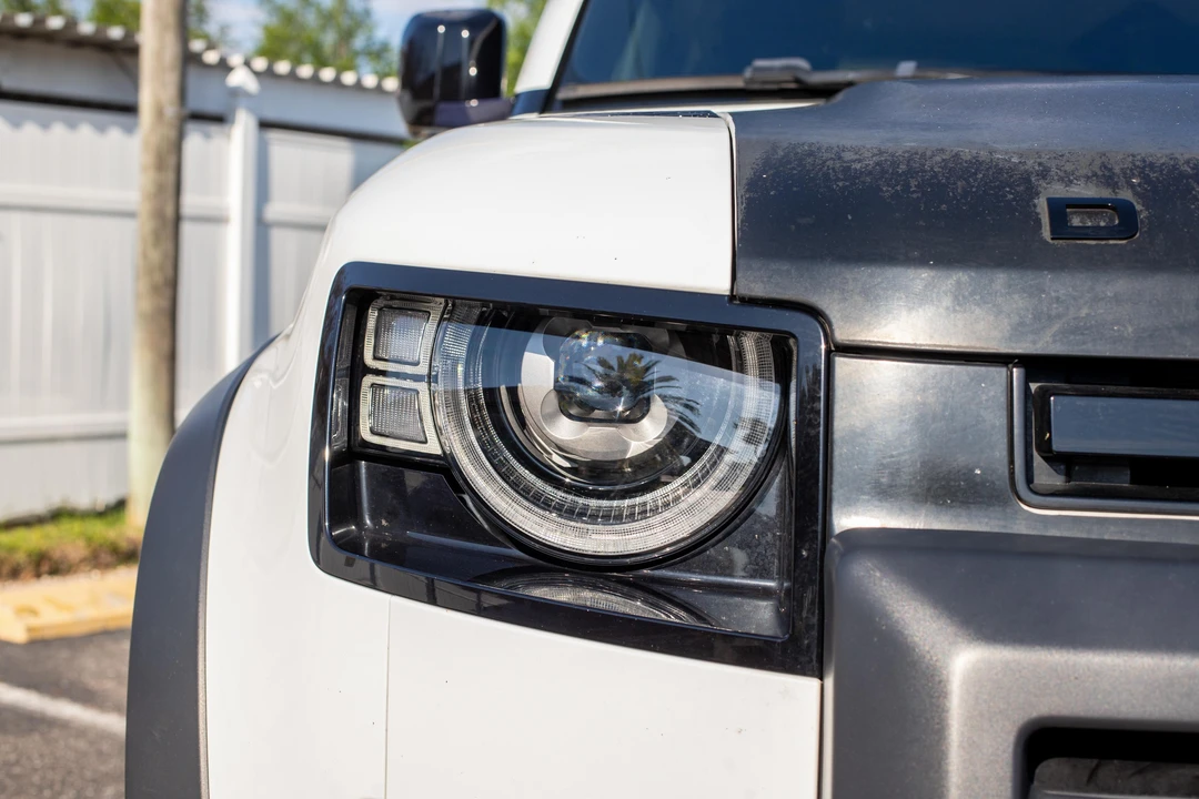 2020 Land Rover Defender L663 - Image 19 of 31