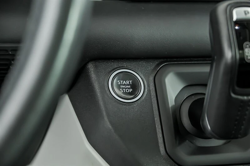 2020 Land Rover Defender L663 - Image 28 of 31