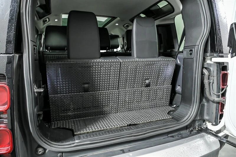 2020 Land Rover Defender L663 - Image 11 of 31