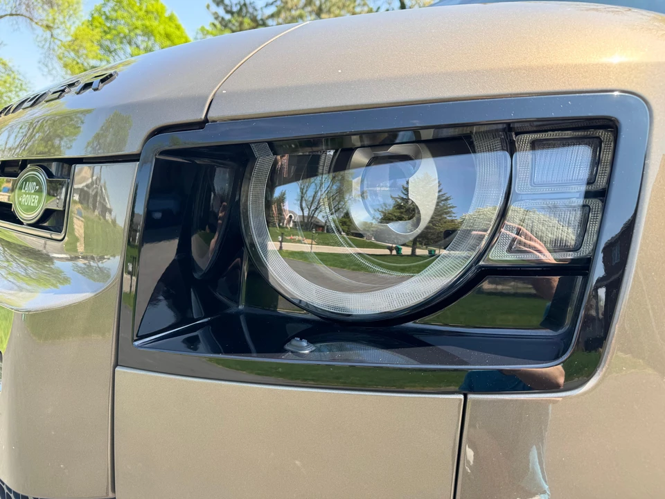 2020 Land Rover Defender L663 - Image 11 of 31