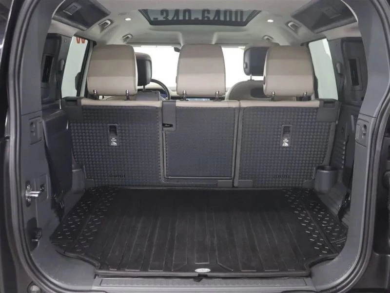 2020 Land Rover Defender 110 - Image 7 of 12
