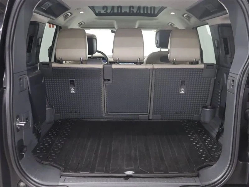 2020 Land Rover Defender 110 - Image 7 of 12