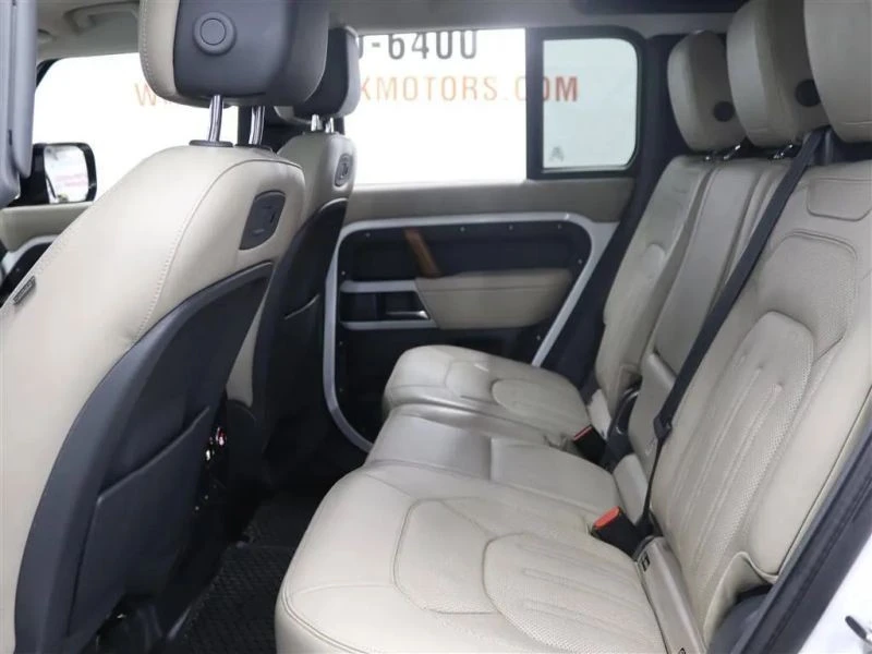 2020 Land Rover Defender 110 - Image 11 of 12