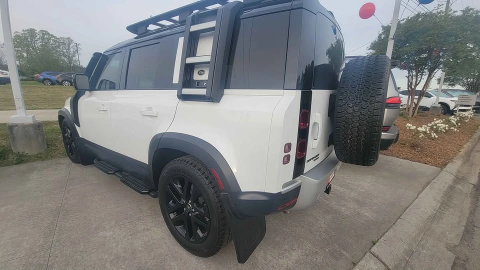 2020 Land Rover Defender L663 - Image 5 of 8
