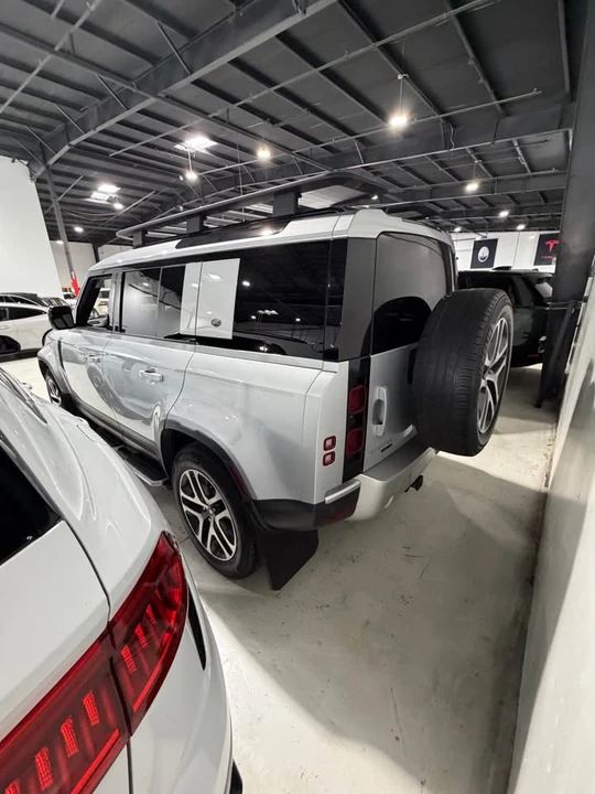2020 Land Rover Defender L663 - Image 3 of 9