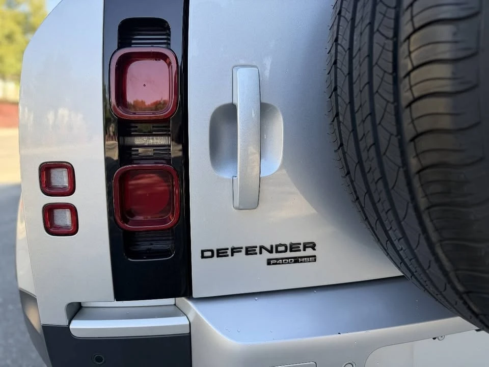 2020 Land Rover Defender L663 - Image 8 of 19