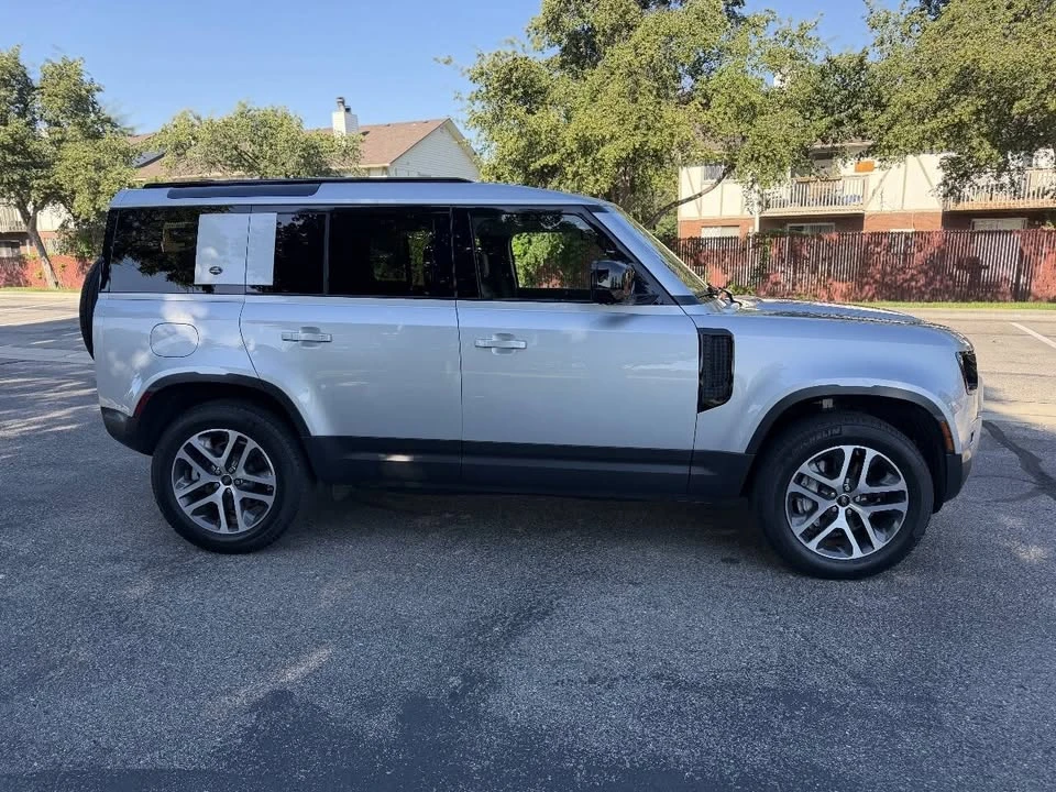 2020 Land Rover Defender L663 - Image 13 of 19