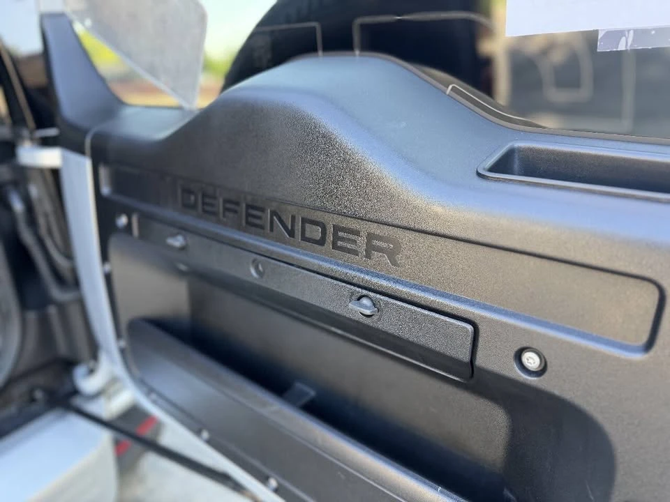 2020 Land Rover Defender L663 - Image 10 of 19