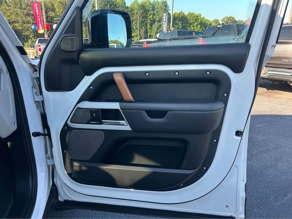 2020 Land Rover Defender L663 - Image 10 of 17
