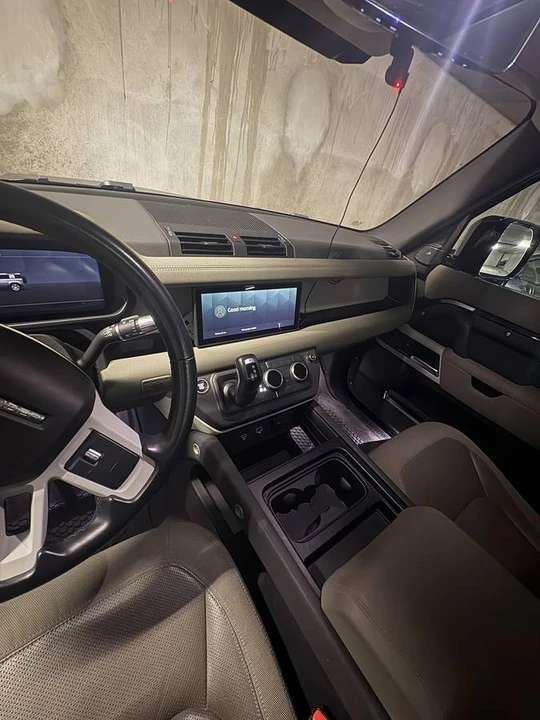 2020 Land Rover Defender L663 - Image 7 of 10