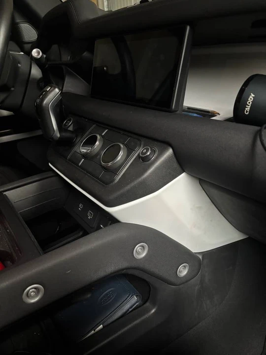2020 Land Rover Defender L663 - Image 5 of 6