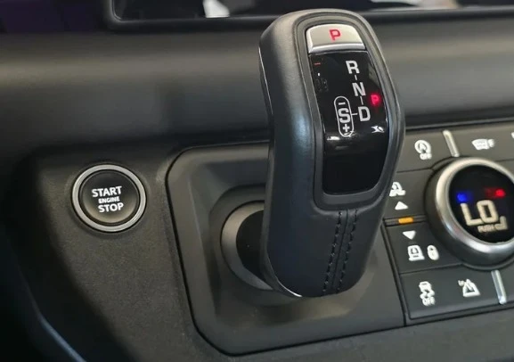 2020 Land Rover Defender L663 - Image 8 of 10