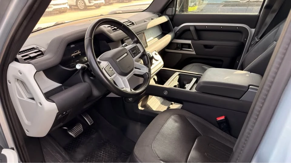 2020 Land Rover Defender L663 - Image 3 of 4