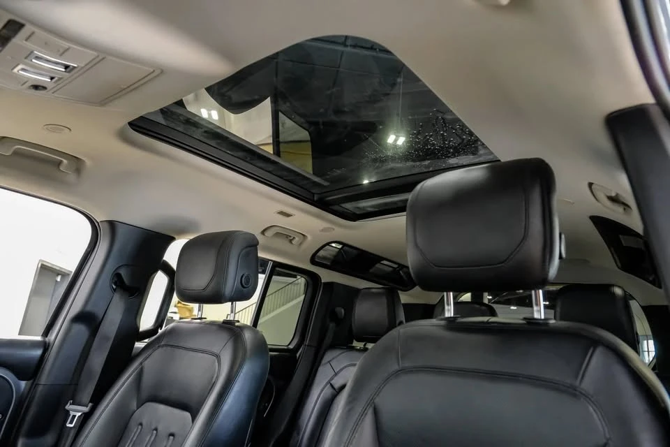 2020 Land Rover Defender L663 - Image 6 of 20