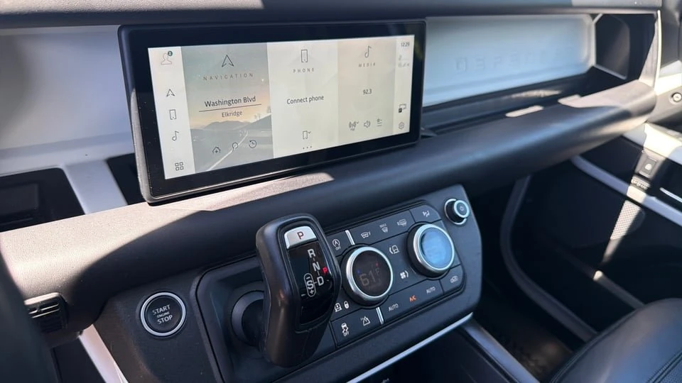2020 Land Rover Defender L663 - Image 17 of 20