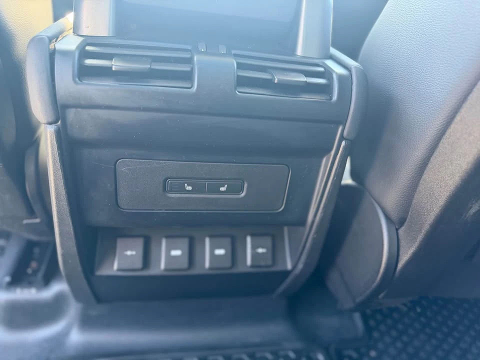 2020 Land Rover Defender L663 - Image 10 of 17