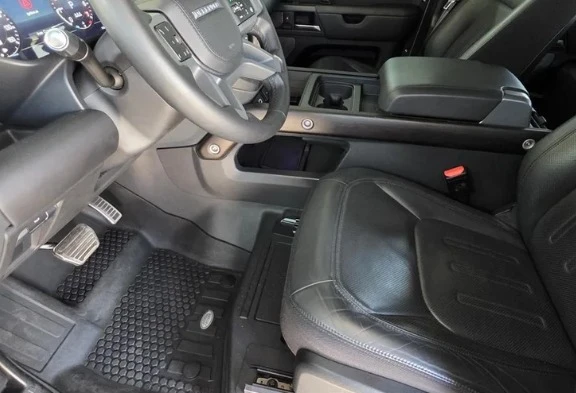 2020 Land Rover Defender L663 - Image 6 of 11