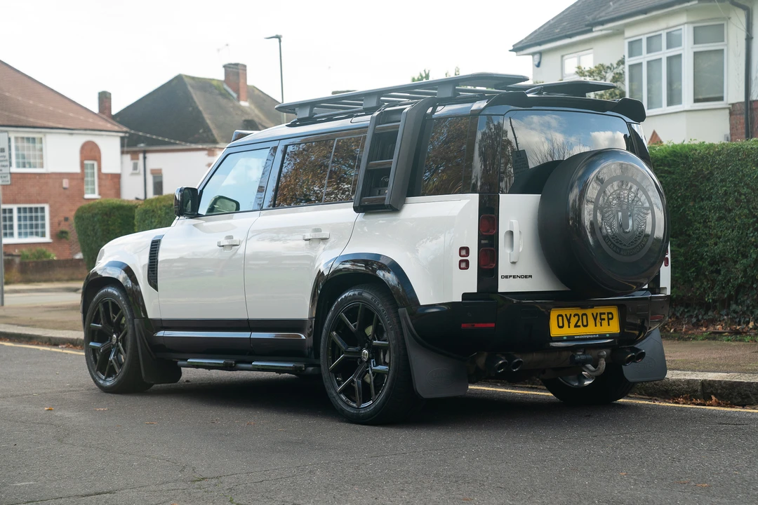 2020 Land Rover Defender L663 - Image 17 of 31