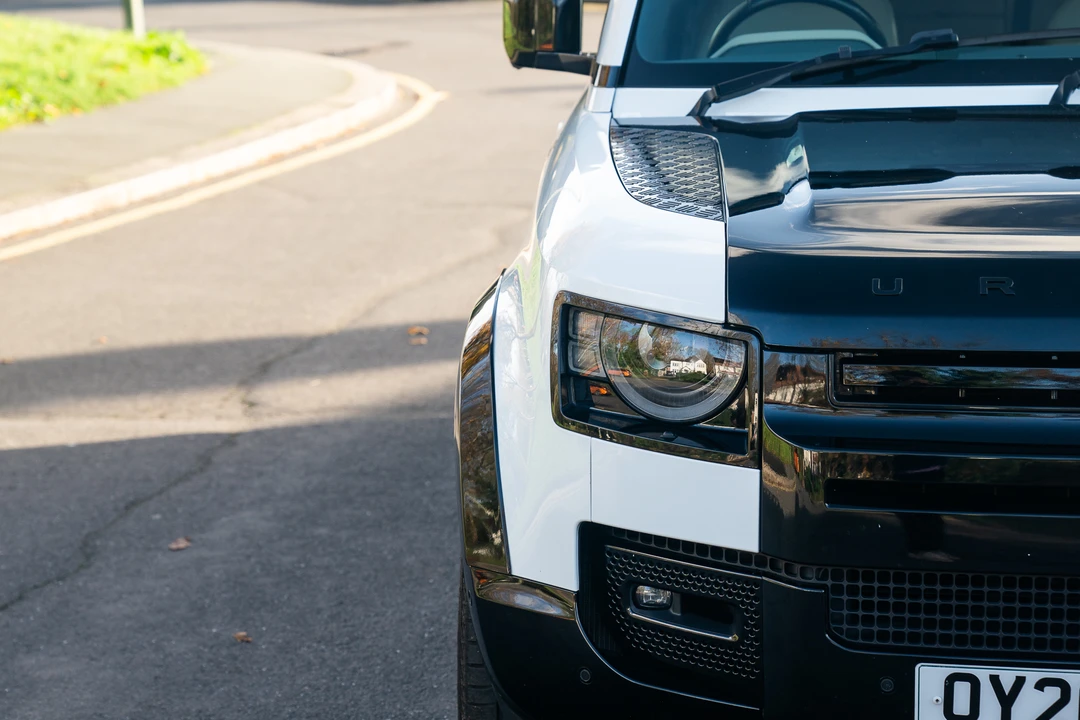 2020 Land Rover Defender L663 - Image 23 of 31