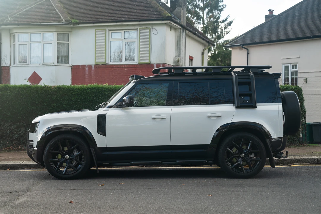 2020 Land Rover Defender L663 - Image 4 of 31
