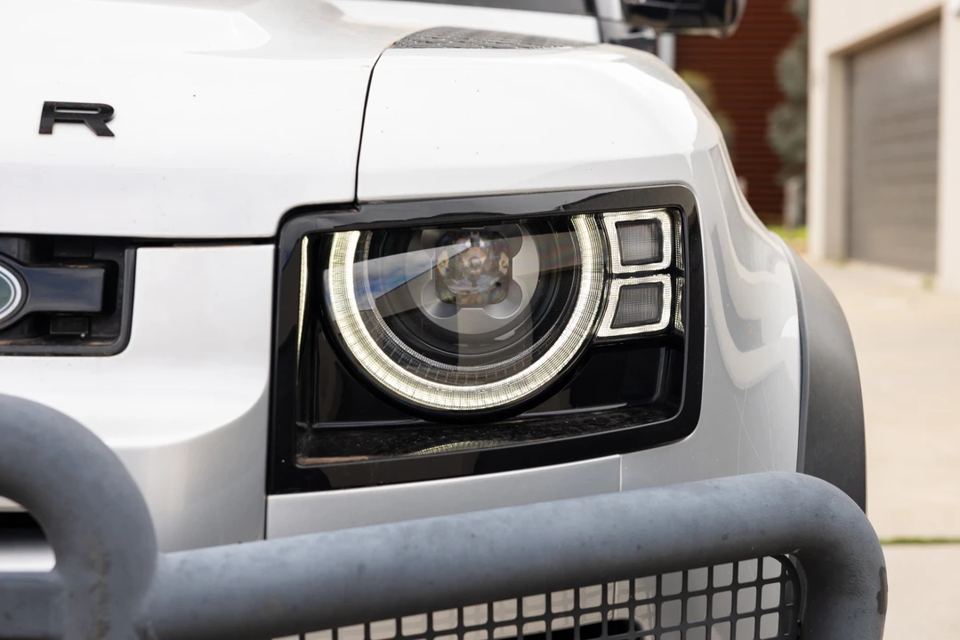 2020 Land Rover Defender L663 - Image 29 of 31