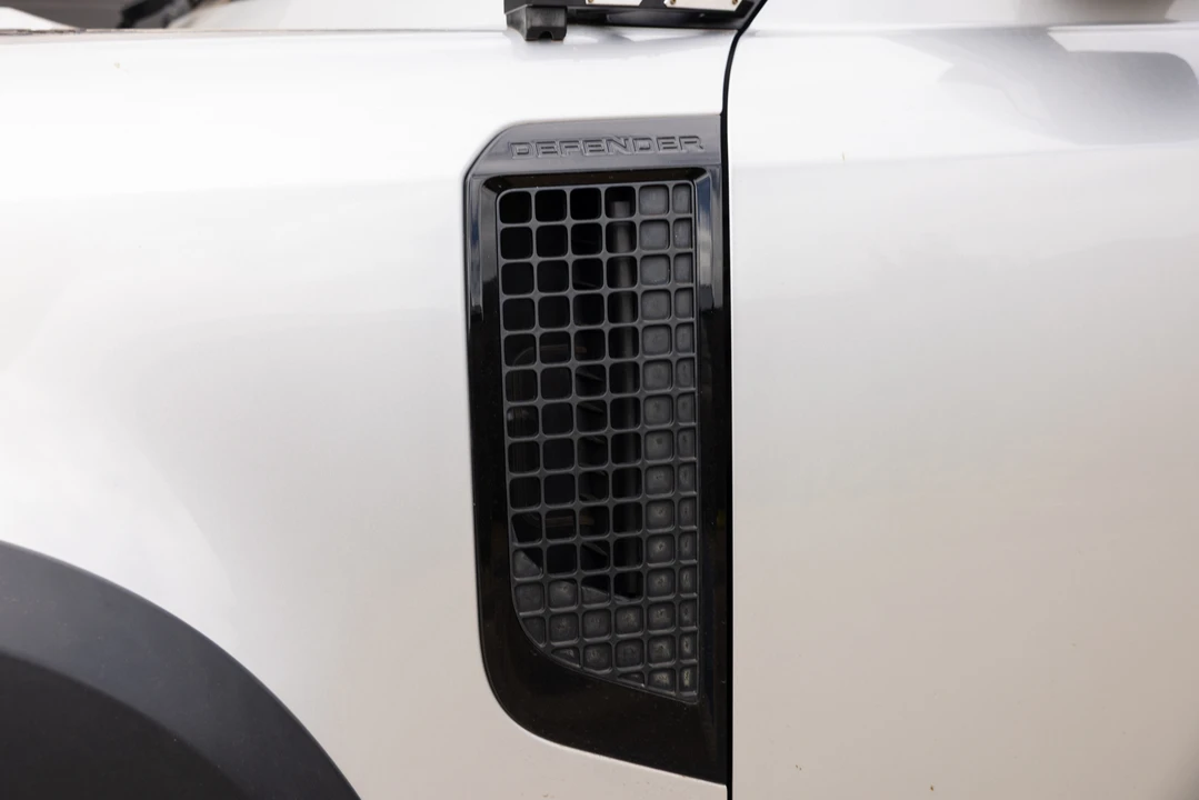 2020 Land Rover Defender L663 - Image 14 of 31