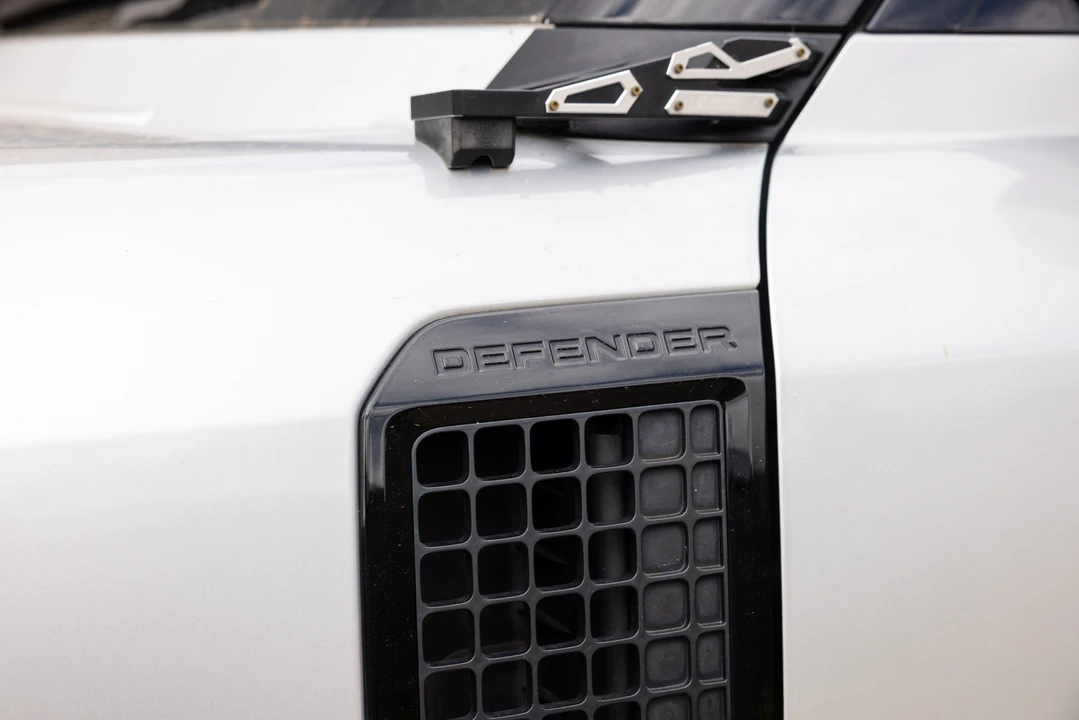 2020 Land Rover Defender L663 - Image 15 of 31