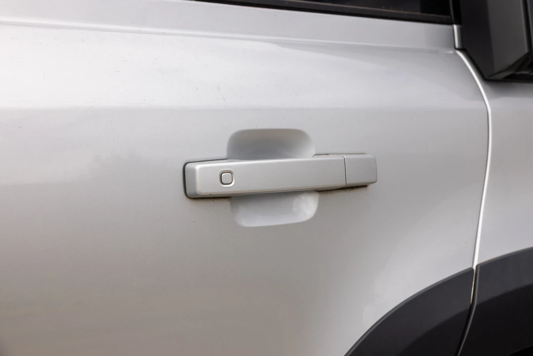 2020 Land Rover Defender L663 - Image 21 of 31