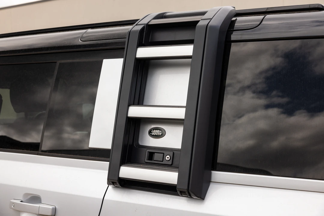 2020 Land Rover Defender L663 - Image 22 of 31