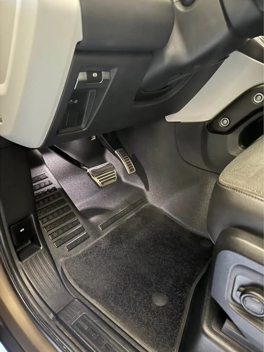 2020 Land Rover Defender L663 - Image 13 of 18